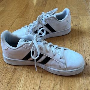 Boys Adidas white leather tennis shoes size 4 youth